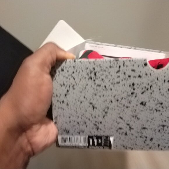 Red Jordan 6 - Picture 7 of 11